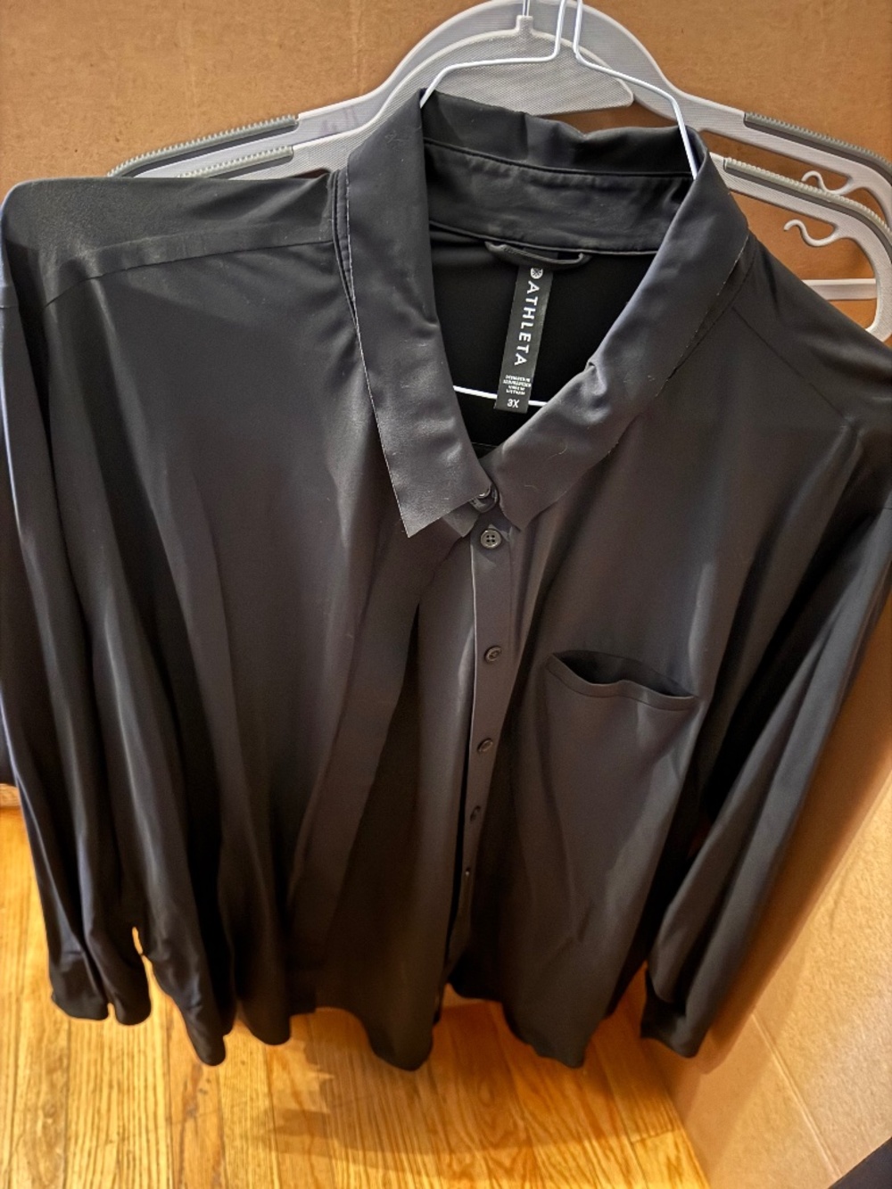 Athletic black blouse